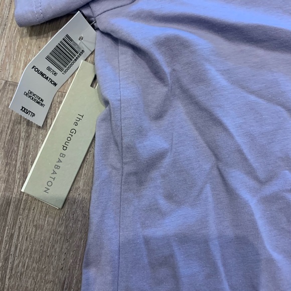Aritzia V-Neck Tee | Babaton - Picture 3 of 3